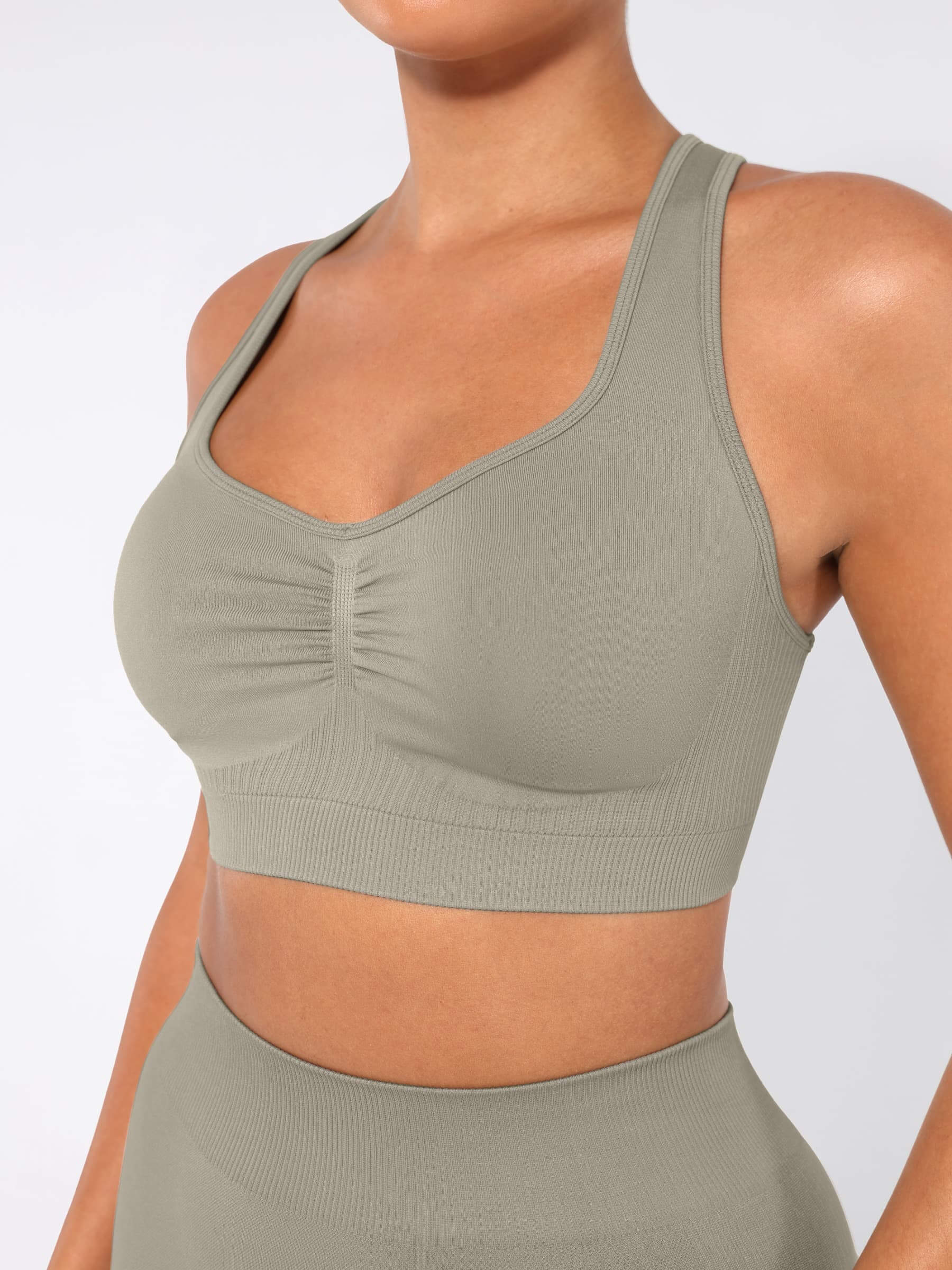 ืืืค ืกืคืืจื Seamless ืขื ืชืืืื ืืืืื ืื ืจืืืกืจ ืขื ืงืืคืื ื ืฉืืคืื