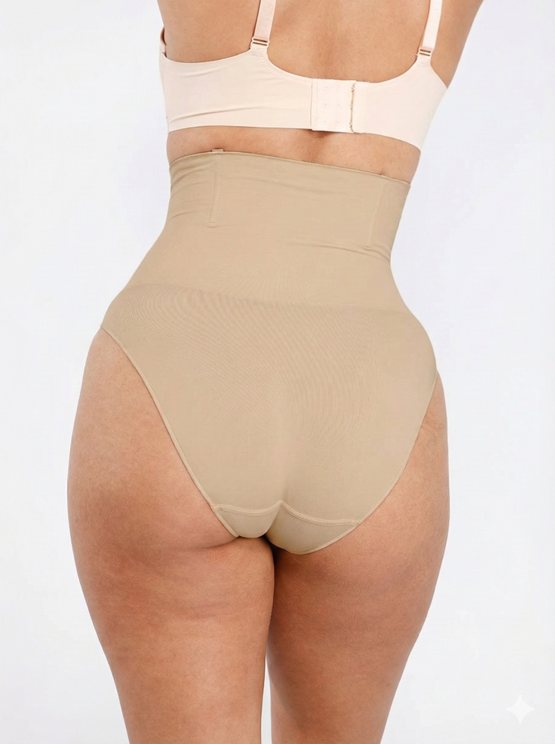 תחתון מחטב Seamless בגזרה גבוהה עם החלקה בטן חזקה